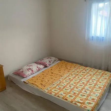 Boyalik Tatil Sitesinde Denize Sifir 4 Kisilik Çeşme