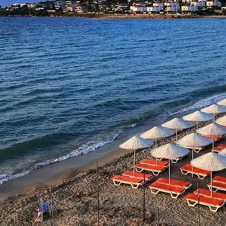 Boyalik Tatil Sitesinde Denize Sifir 4 Kisilik * Çeşme